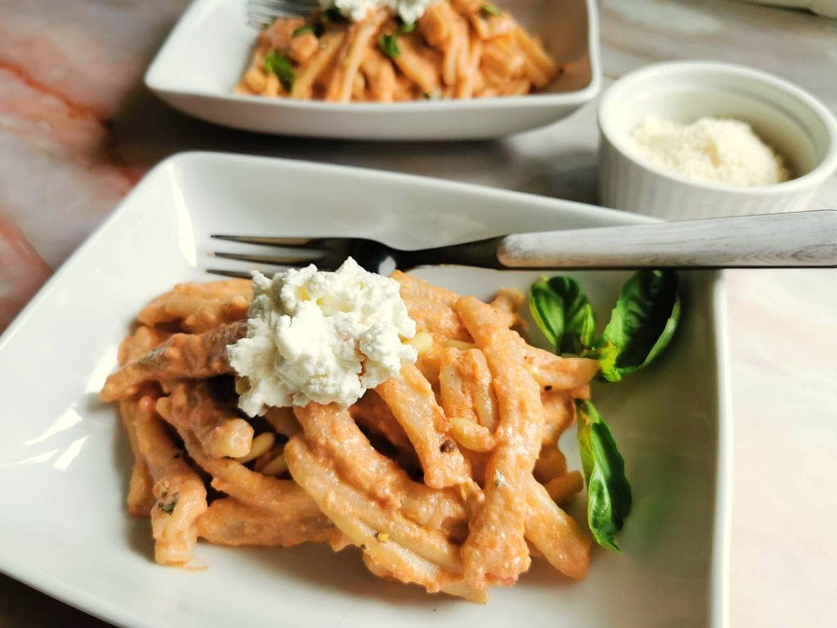 Casarecce pasta with Sicilian pesto (pesto alla Siciliana).