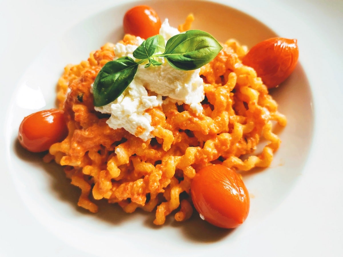 Pesto calabrese in a bowl with pasta.