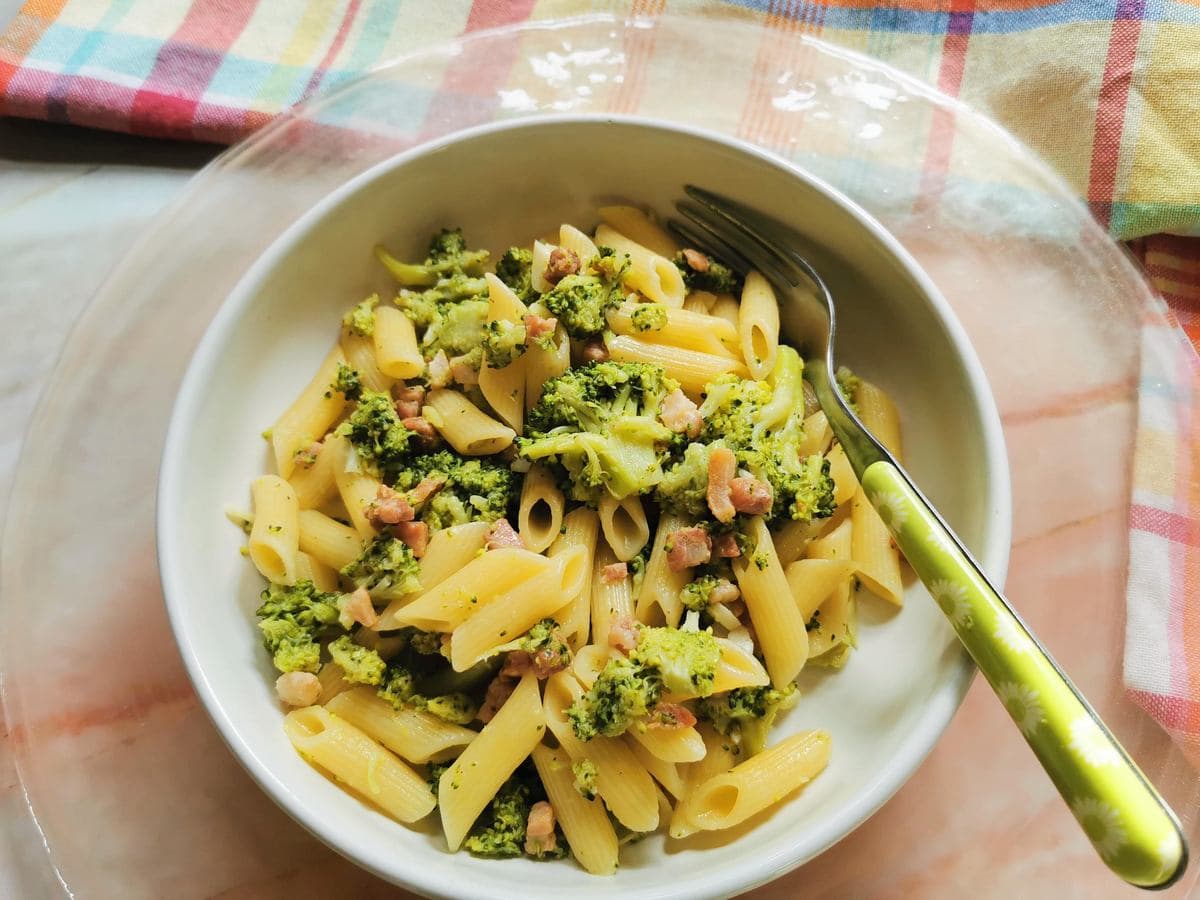 Pasta with broccoli and pancetta.