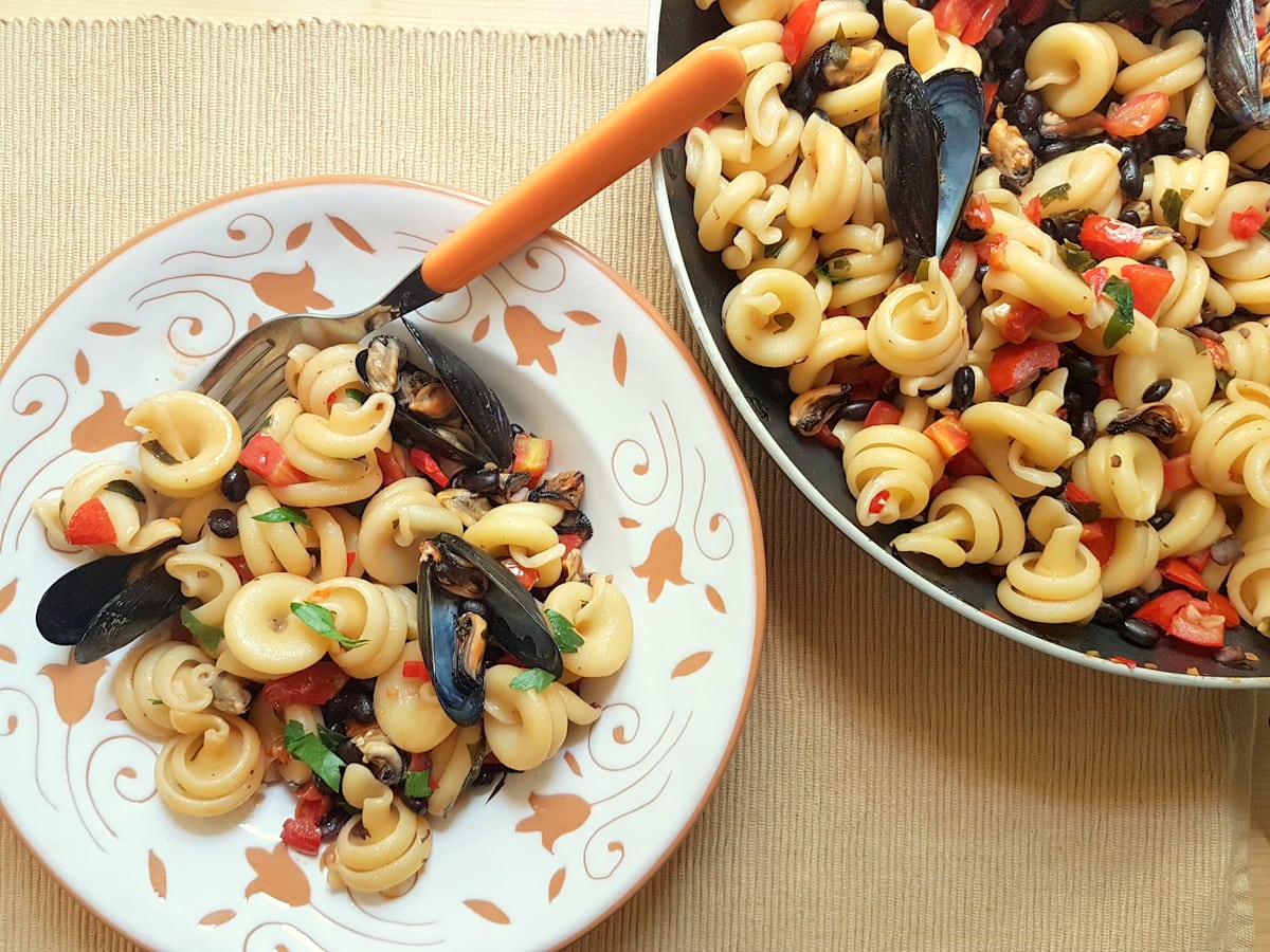 Pasta with mussels and beans, seafood pasta recipe from Naples.