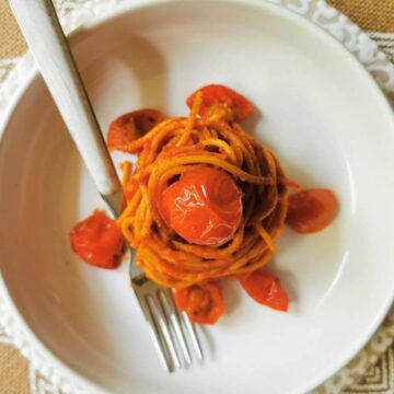 Spaghetti all’assassina assassin’s spaghetti from Puglia.