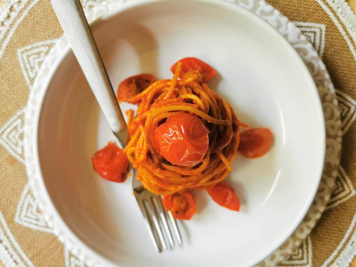 Vegan spaghetti all’assassina assassin’s spaghetti from Puglia.