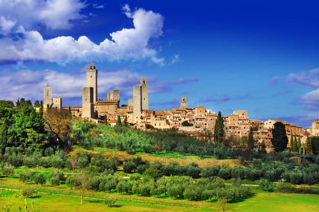 Tuscany the medieval town of san gimigniano