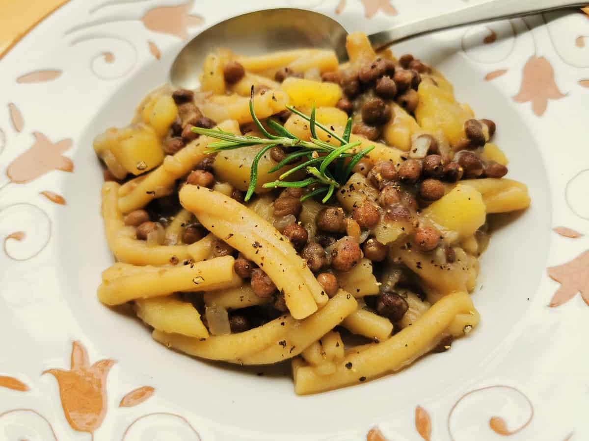 Vegan Umbrian wild pea soup with casarecce pasta.